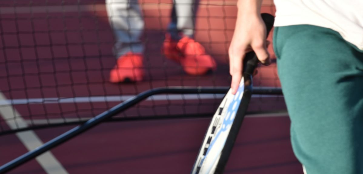 Continental vs. Eastern: Pickleball Grips Explained