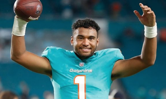 Miami Dolphins QB Tua Tagovailoa Takes on Local Florida Players