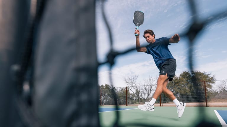 Zane Navratil Inks Multi-Year Shoe Deal with SQAIRZ